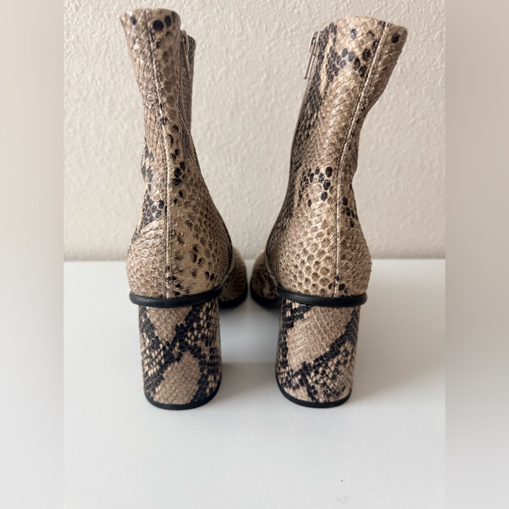 Free People Moonlight Snake Ankle Boots EU 39 NWOT - Picture 4 of 7